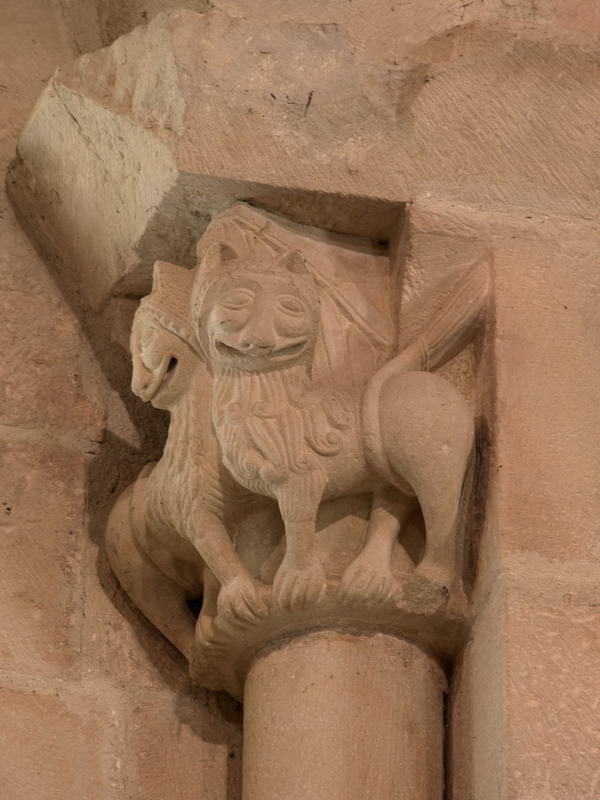 CAPITEL DEL CILINDRO ABSIDAL - PAREJA DE LEONES